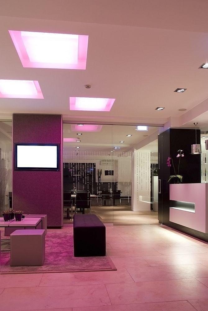 Pearl Design Frankfurt 4*